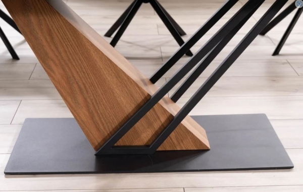 Stalas GENESIS + Kėdės AZALIA